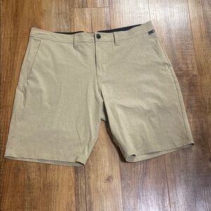 Volcom tan modern stretch shorts size 38